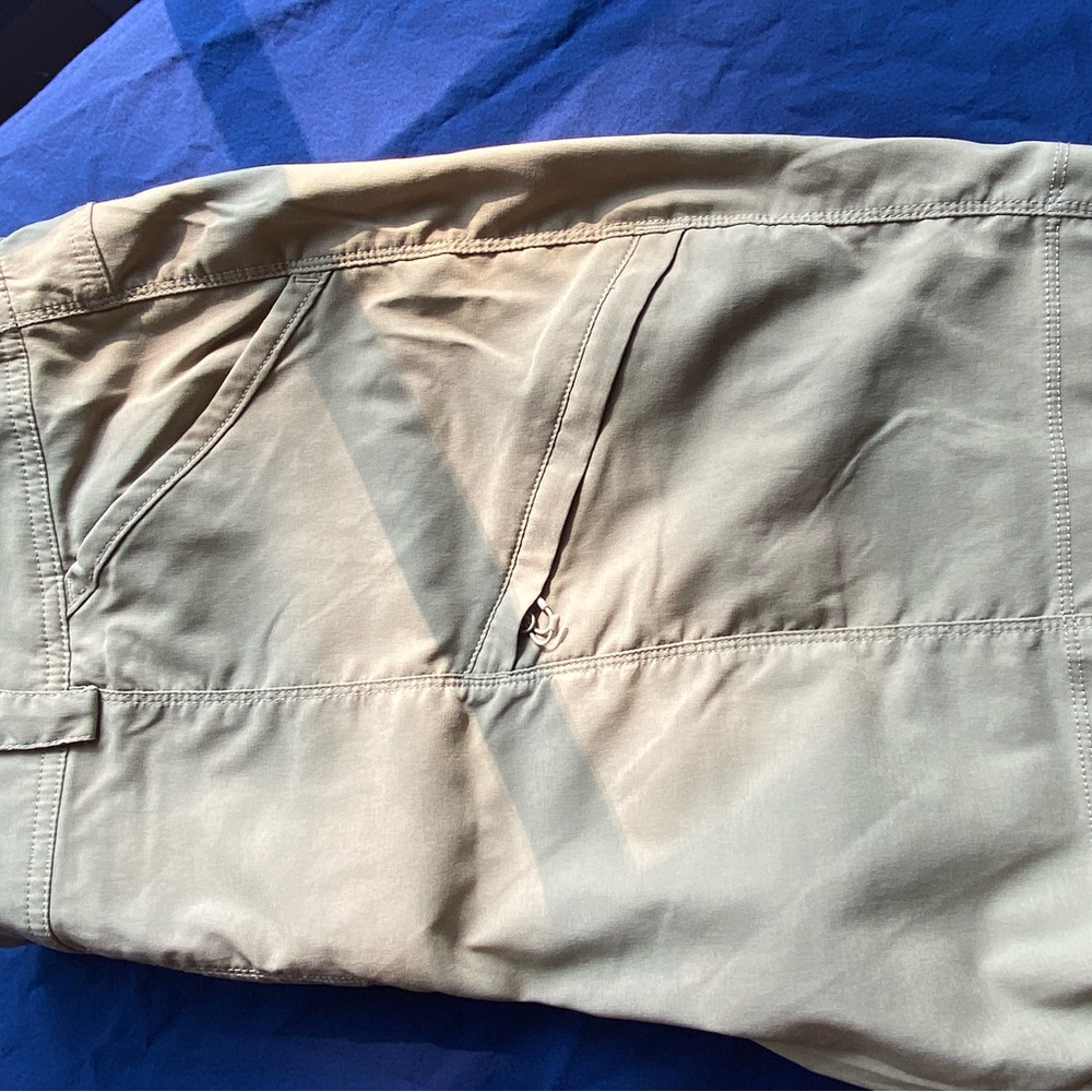 duluth trading company khacki shorts